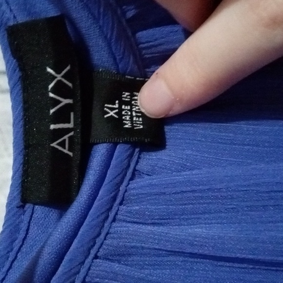 Alyx women's top size extra large - Picture 2 of 3